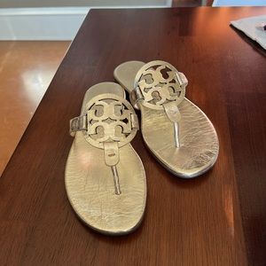 TORY BURCH MILLER SOFT SANDAL SIZE 7 - SPARK GOLD